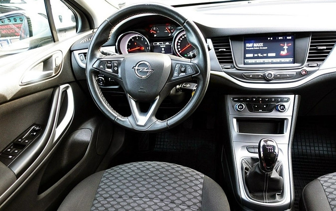 Opel Astra cena 56899 przebieg: 152000, rok produkcji 2019 z Rydułtowy małe 781